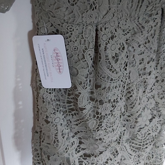 Dress - Picture 5 of 5